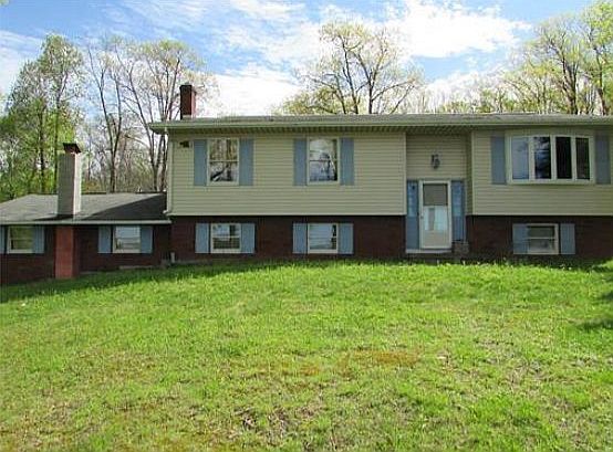 2nd image of 158 Honeybee Ln