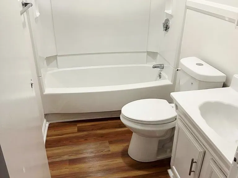 241 W Ivy St #2L — Photo 5