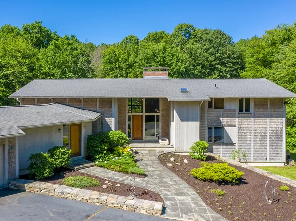 39 Hickory Ln, Roxbury, CT 06783