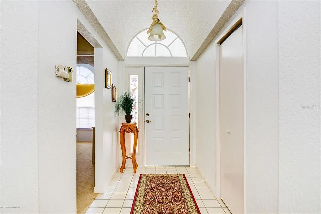 2 bed, 2.0 bath, 1650 sqft, $1,995 — Photo 2