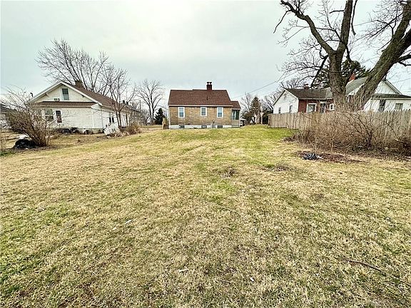 5th image of 1823 Fieldstone Dr