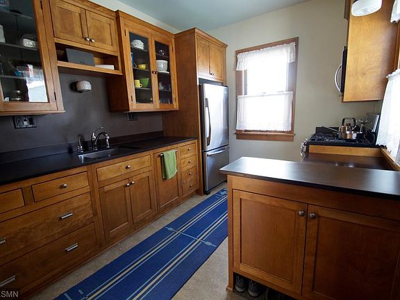 3rd image of 4521 Nokomis Ave