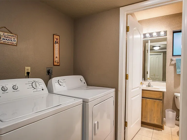 55 Quartz Dr — Photo 9