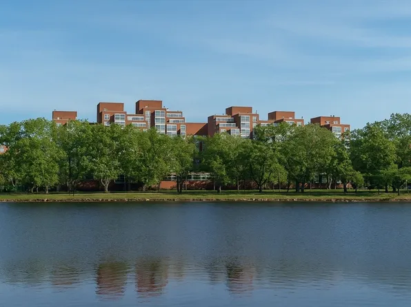 975 Memorial Dr #201/202, Cambridge, MA 02138