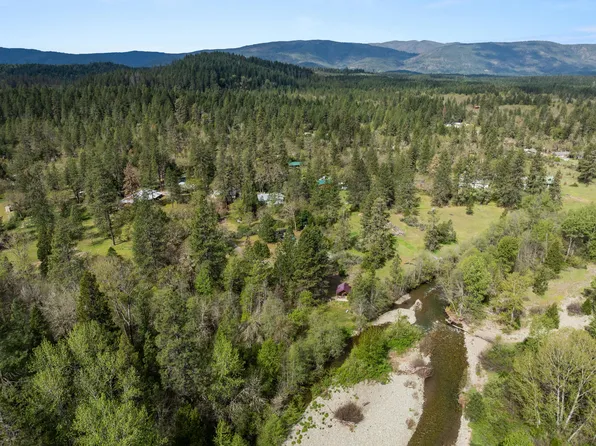 6301 Rockydale Rd, Cave Junction, OR 97523