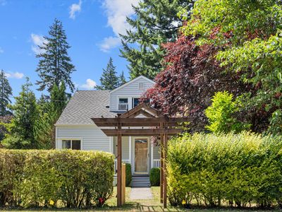 15701 Stone Ave N, Shoreline, WA, 98133