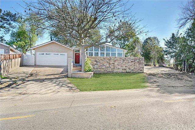 1st image of 15499 Country Club Dr