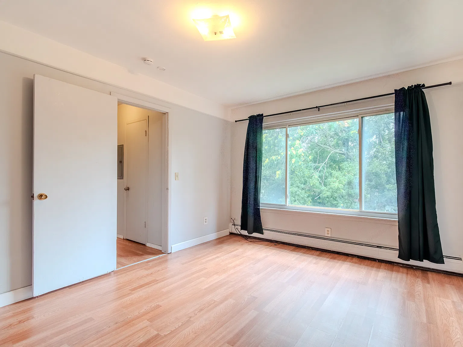 1 bed, 700 sqft, $1,050 — Photo 4
