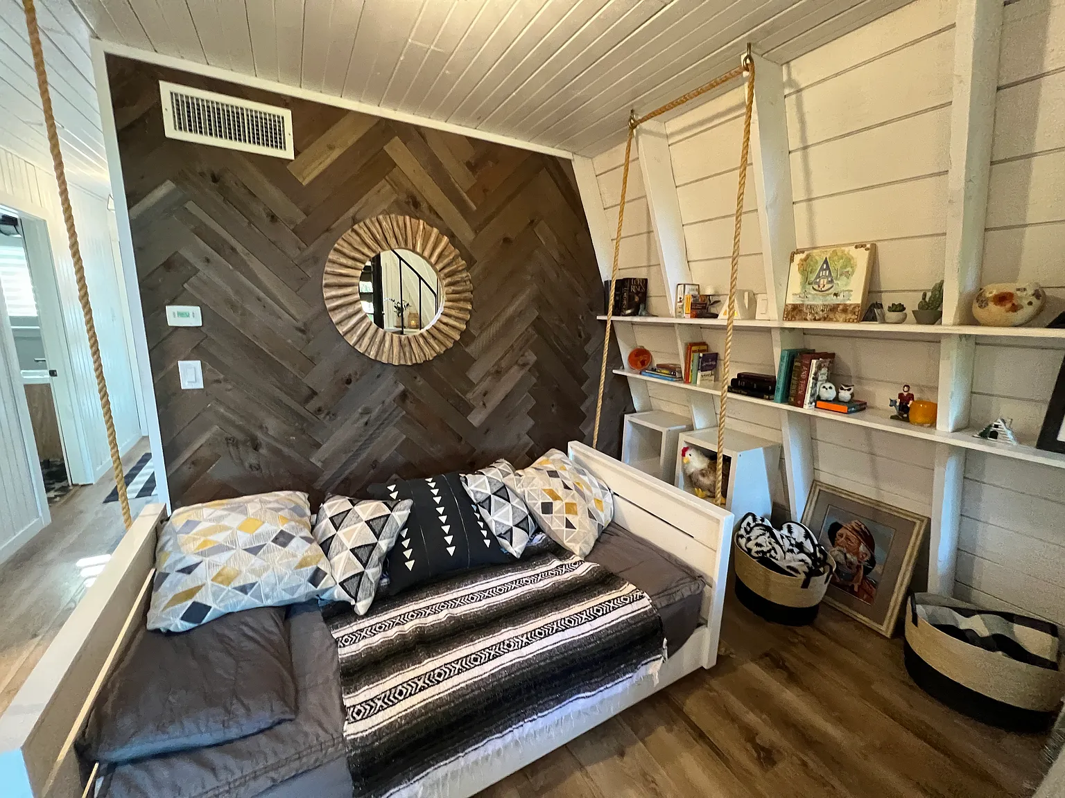 3 bed, 1.5 bath, 1207 sqft, $2,900 — Photo 4