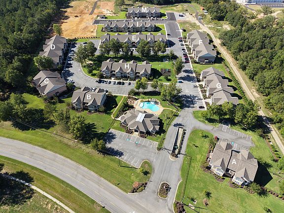 3rd image of 75 Woodlawn Dr #D1