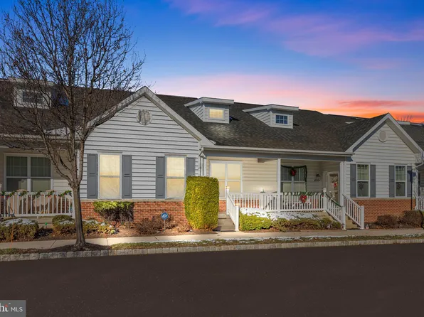 15014 Dahlia Dr, Philadelphia, PA 19116