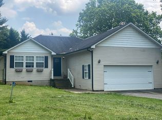 3425 Greenwood Dr, Johnson City, TN 37604