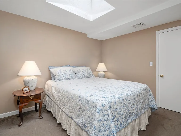 280 Village St #D2 — Photo 10