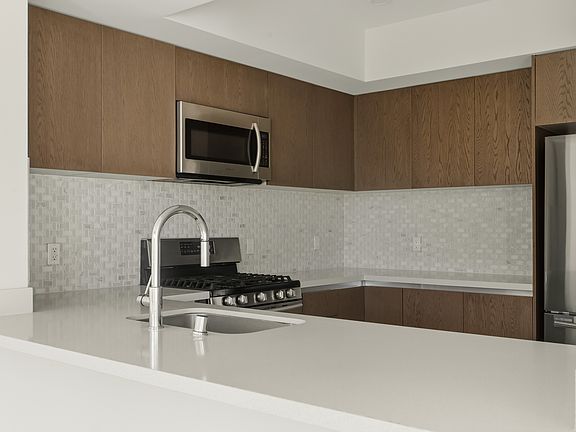 5th image of 909 S Le Doux Rd APT 303