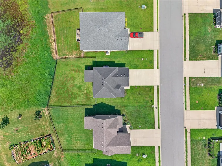393 Frontier Dr — Photo 37