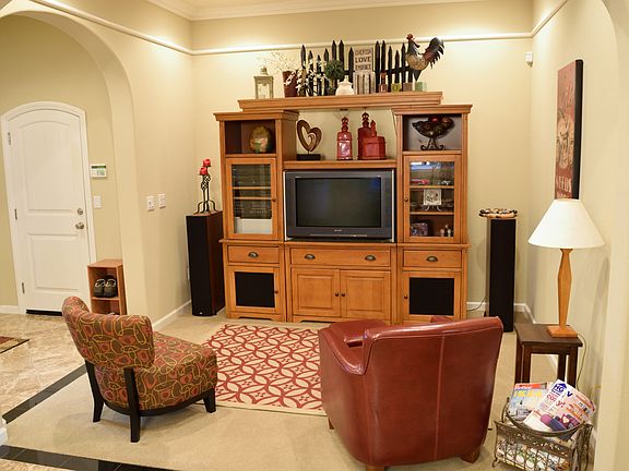 4th image of 1119 Clearwater Creek Blvd