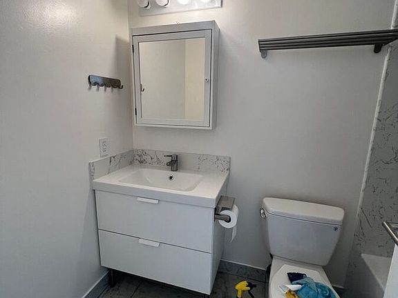 3rd image of 2309 Blake St #306
