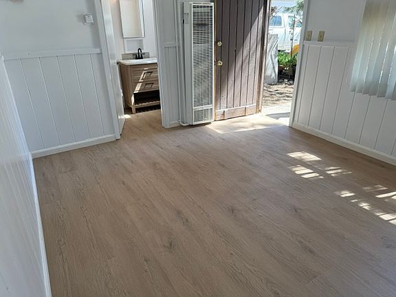 3rd image of 885 James Ave #10