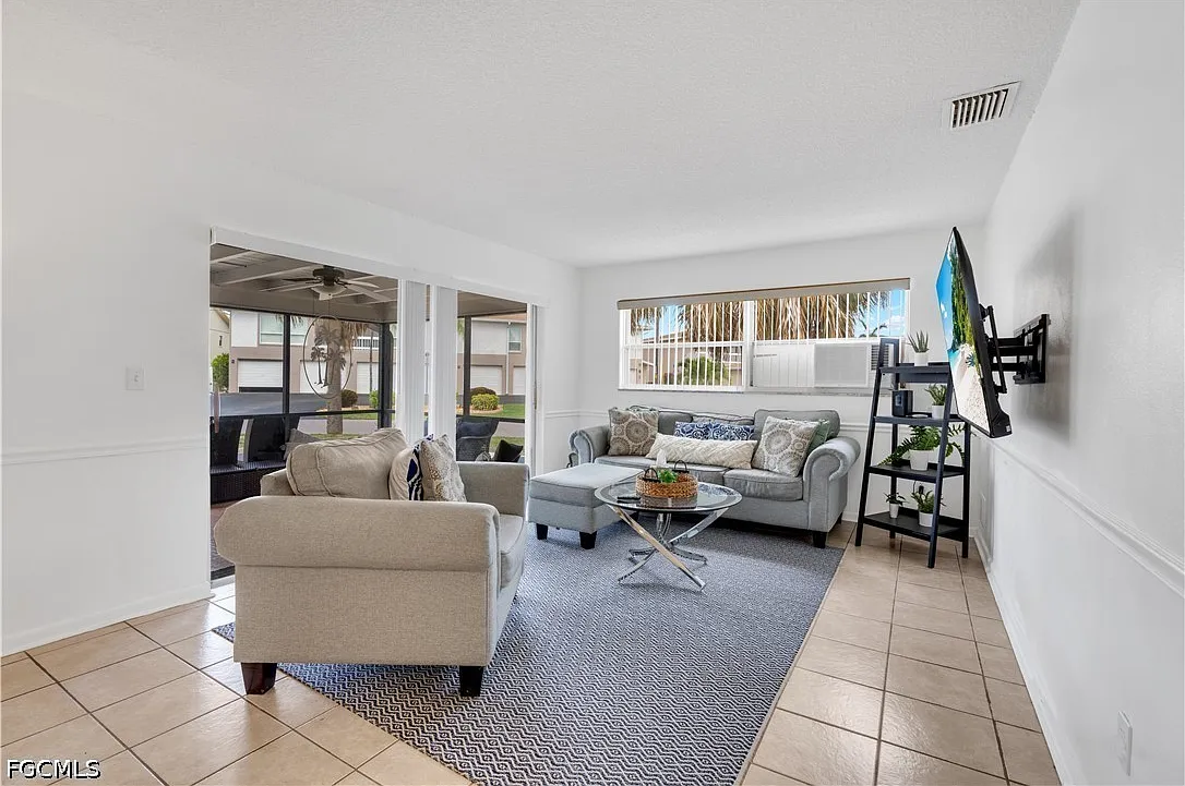 1 bed, 1.0 bath, 833 sqft, $1,395 — Photo 1