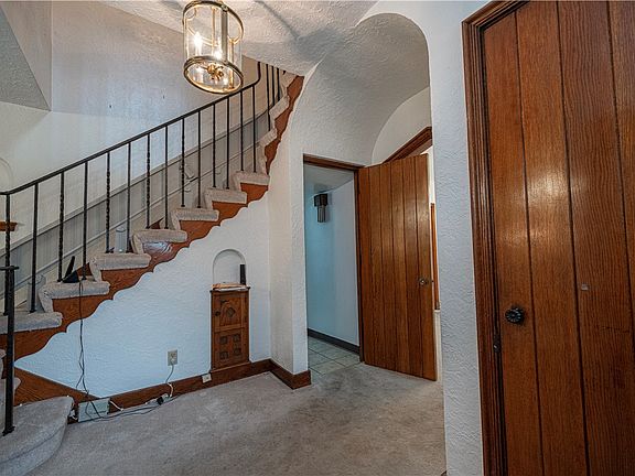 3rd image of 1934 Ardmore Blvd