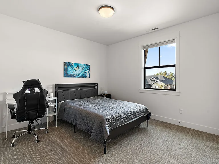 6862 N Willowside Ave — Photo 36