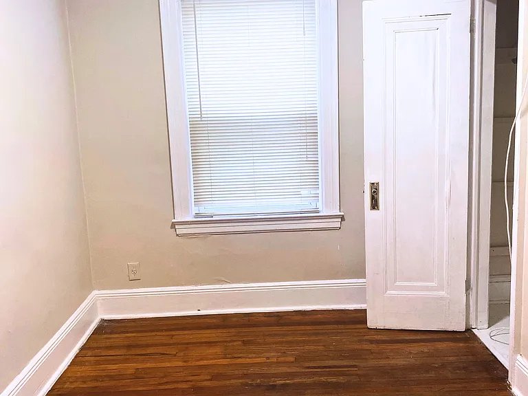 832 Calhoun Ave #1R — Photo 4