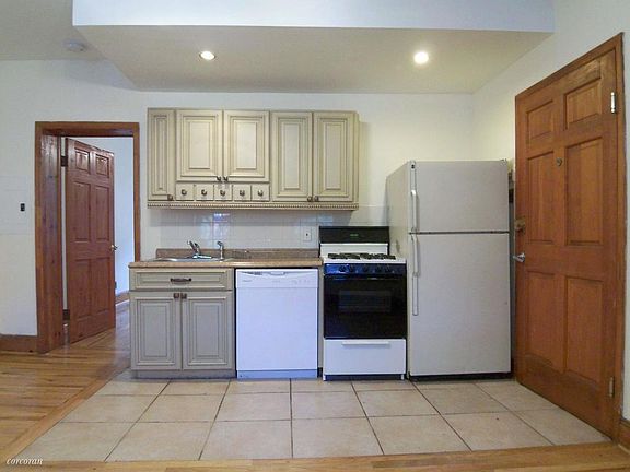 4th image of 360 Carlton Ave APT 2