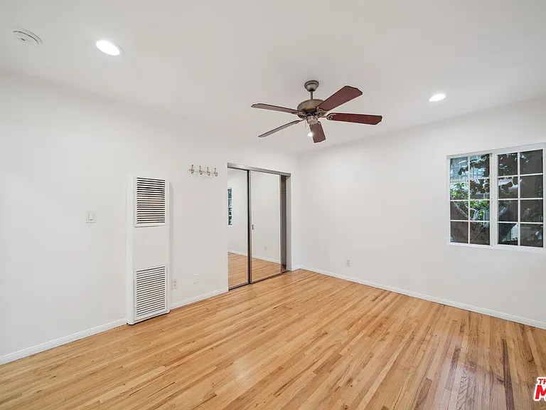 710 Westmount Dr #D — Photo 8