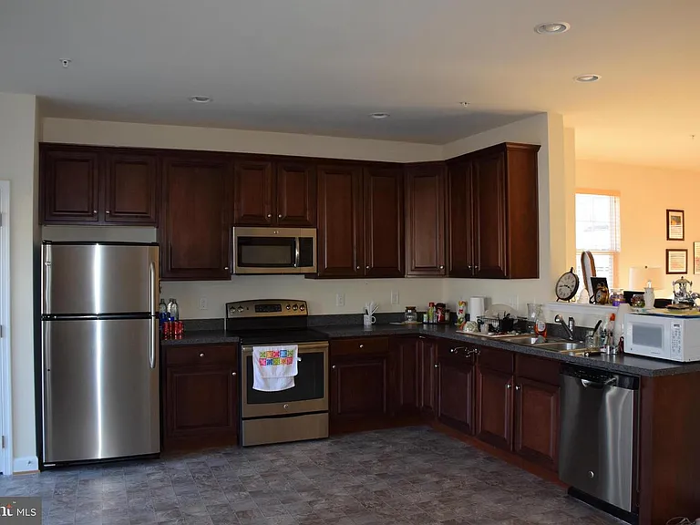 390 English Oak Ln #1 — Photo 3