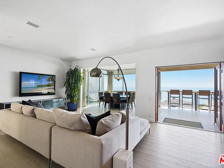 18101 Coastline Dr — Photo 9