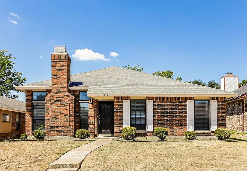 1435 Colborne Dr