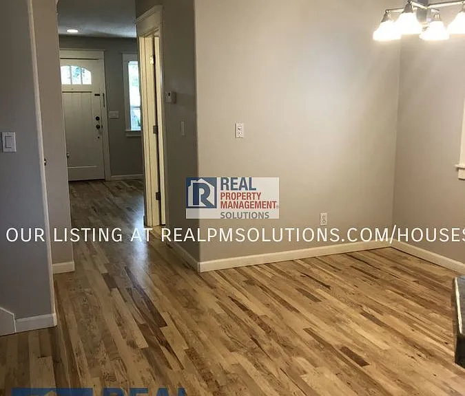 933 SE Clatsop St — Photo 5