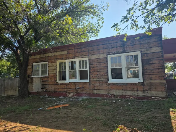 1100 E Walker St, Breckenridge, TX 76424