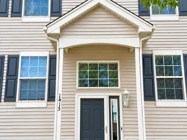1415 Fox Hound Trl, Beecher, IL 60401