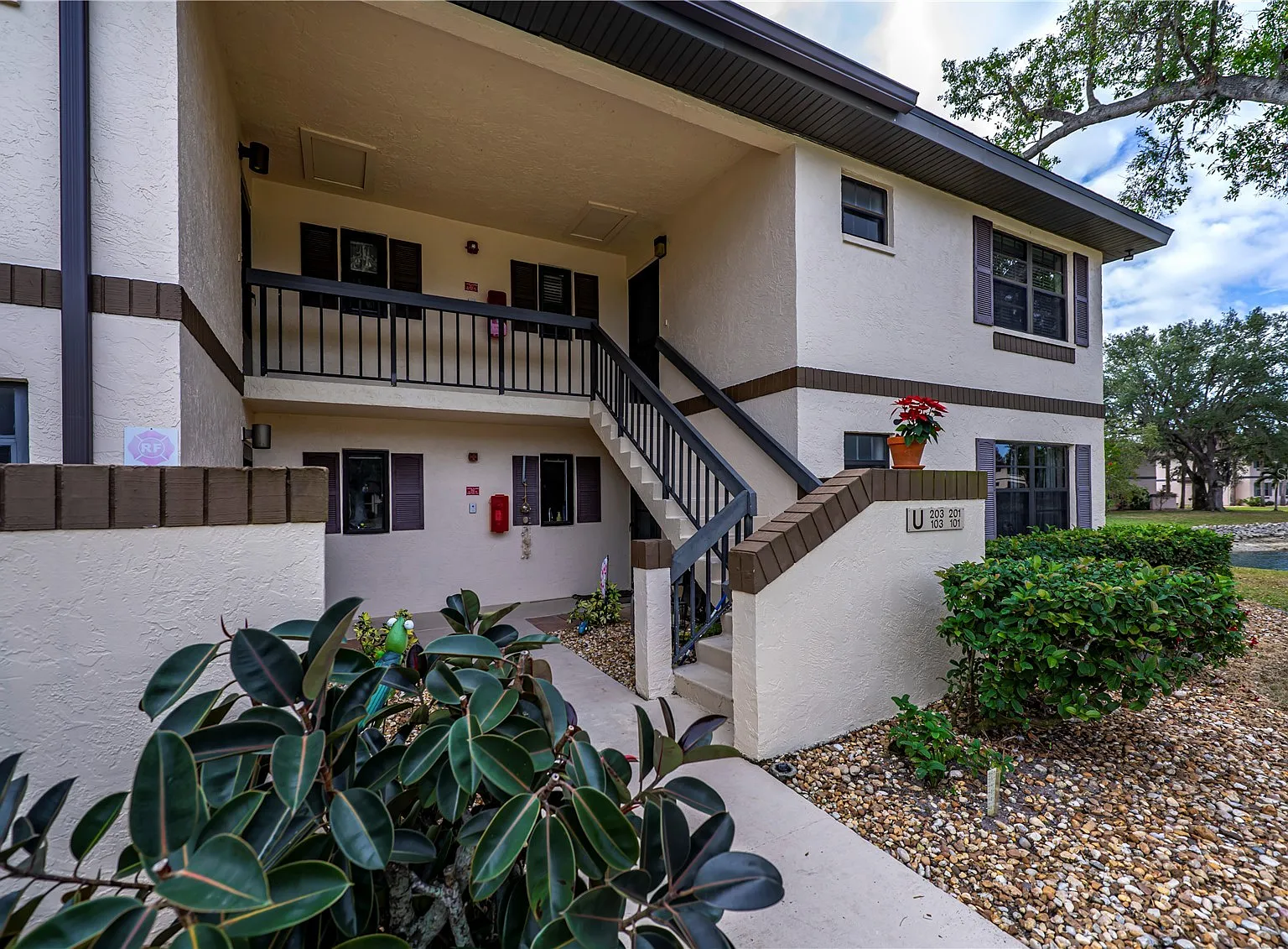 19505 Quesada Ave — Photo 2