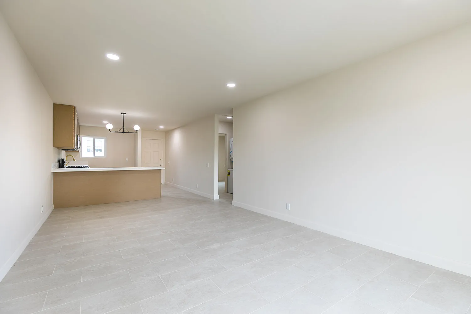 2 bed, 1000 sqft, $2,790 — Photo 4