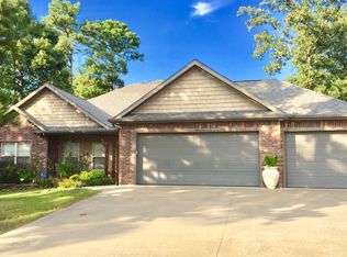 28 Tewkesbury Circle Dr, Bella Vista, AR 72714