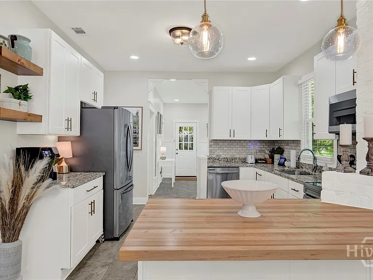 809 E Bolton St — Photo 21