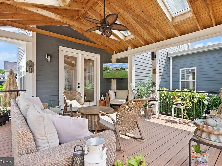 23297 Hastings Ridge Ct — Photo 35