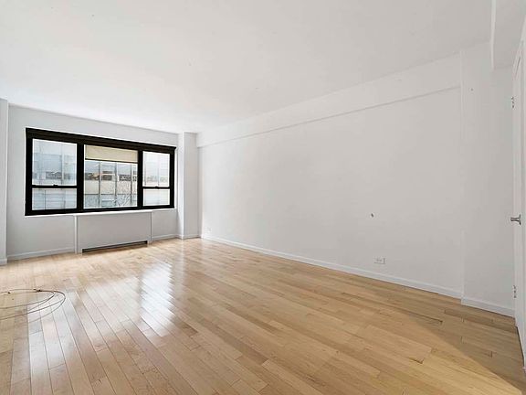 2nd image of 210 E 47th St APT 3F