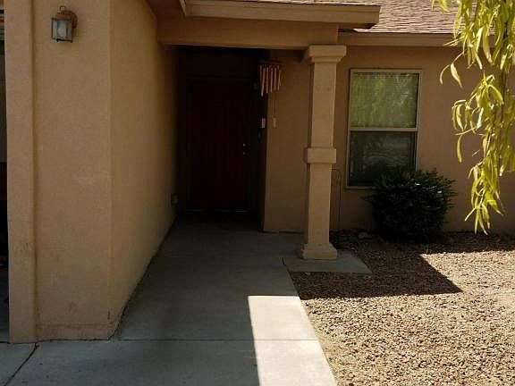 3rd image of 633 S Espina St
