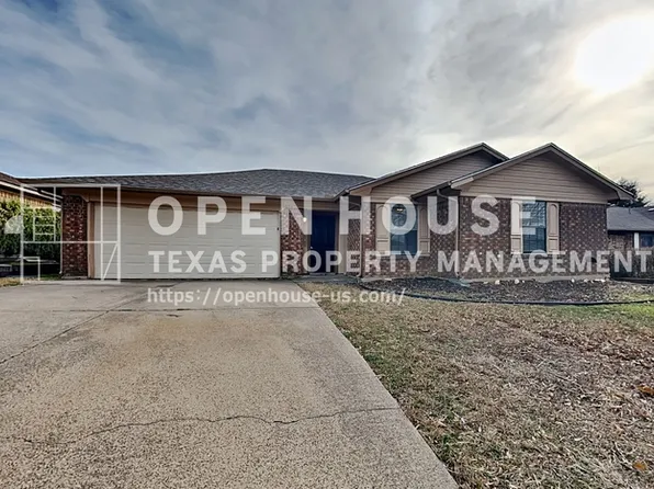 6640 Willow View Dr, Watauga, TX 76148