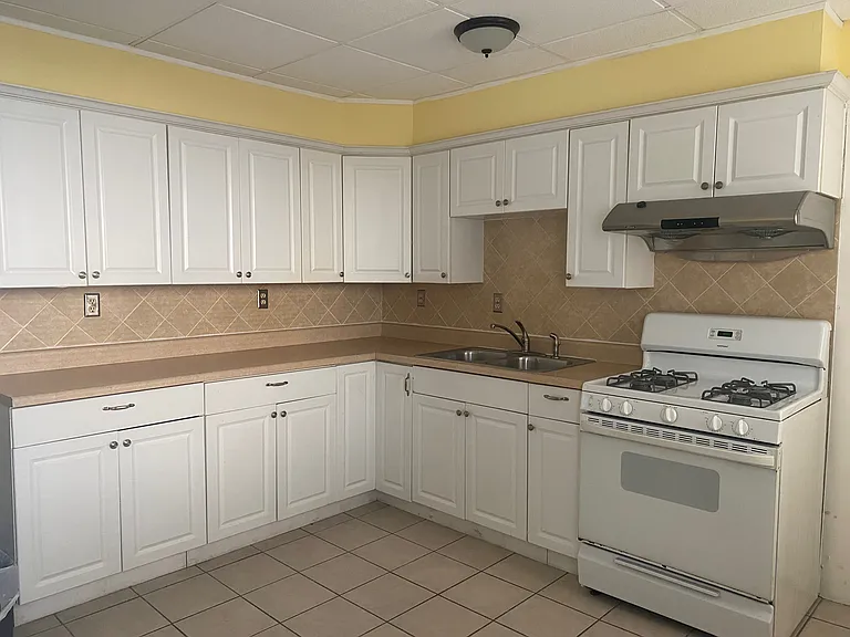 378 Charles St #1 — Photo 3
