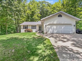 15207 Kelly St, Spring Lake, MI 49456