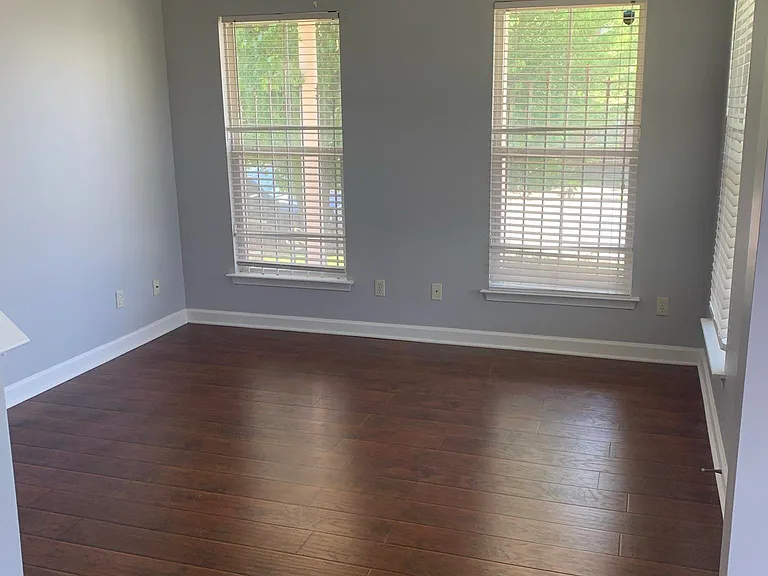 158 Keel Ave — Photo 2