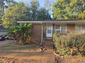 2728 Clayton Dr NW, Huntsville, AL
