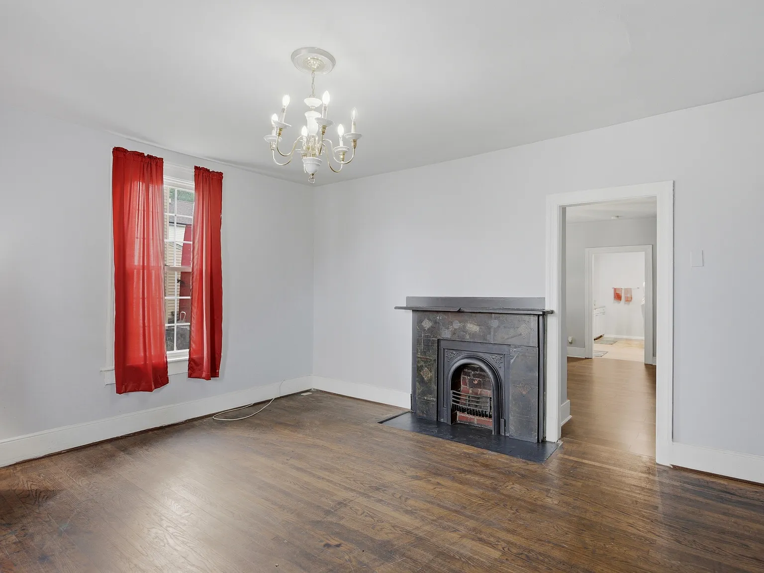 4 bed, 2.5 bath, 2194 sqft, $2,600 — Photo 4