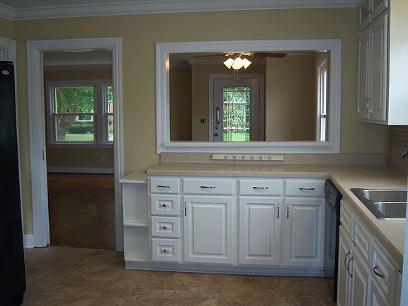 2nd image of 2700 Griffith Ave