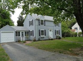 18 Mosher Dr, Barrington, RI 02806