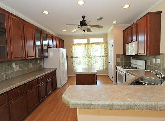 3rd image of 5508 Wilton Dr